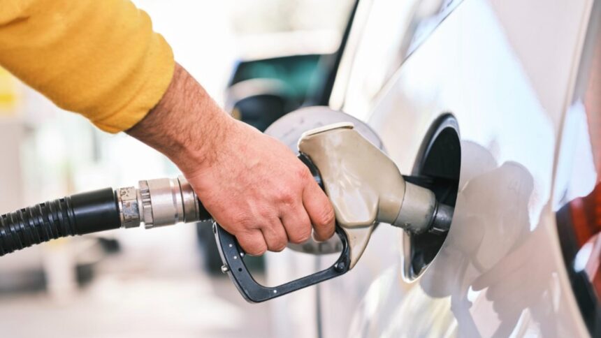 primele scumpiri din an carburantii ne costa mai mult incepand de astazi avertismentul specialistilor pragul de 8 lei litru ar putea fi depasit anul acesta 69562249ab829