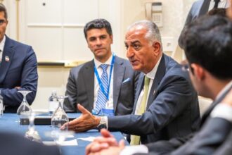 printul mostenitor al iranului ii cere oficial lui trump sa opreasca masacrul de la teheran 69616afab22bb