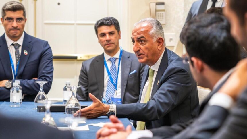 printul mostenitor al iranului ii cere oficial lui trump sa opreasca masacrul de la teheran 69616afab22bb