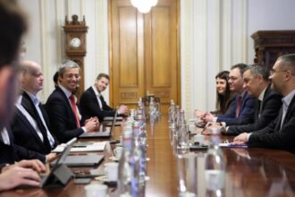 sorin grindeanu dupa discutiile cu delegatia bancii americane jp morgan stimularea economiei este esentiala 697738c1c1bc2