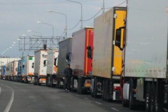traficul de camioane afectat la frontiera cu serbia din cauza protestelor transportatorilor de marfa anuntul ministerului de interne 697887bd4c059 1