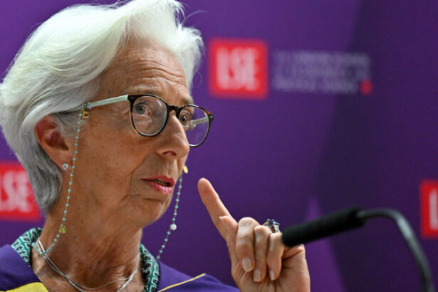 ultimul act al celei care se autointituleaza doamna criza a europei christine lagarde vom trai intr o lume fragmentata 696273dbdad45