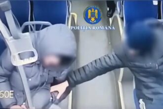 val de furturi in romania un barbat a ramas fara ceas dupa ce a adormit in autobuz video 696ba75364c05