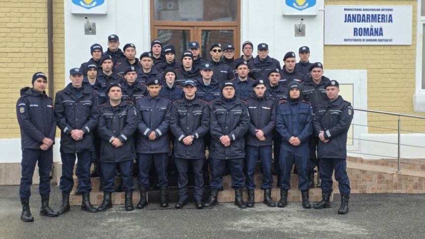 31 de elevi ai scolilor militare incep practica in structurile de paza si protectie ale jandarmeriei olt 699c44921e1c1