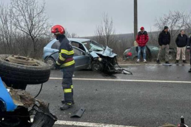 accident grav in judetul iasi un barbat este incarcerat iar alte doua persoane sunt inconstiente 69a303e834298