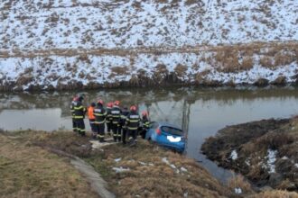 accident in iasi o soferita a ajuns la spital dupa ce a plonjat cu masina in raul bahlui 699c0b821b88d