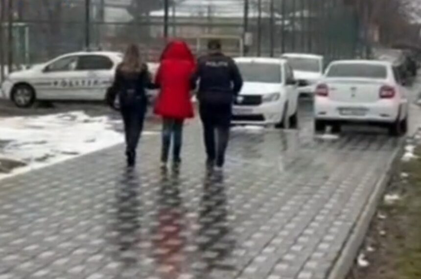 batrani din olt inselati de angajatele unei institutii bancare prejudiciu de peste 61 500 lei video 699da76dafcbc