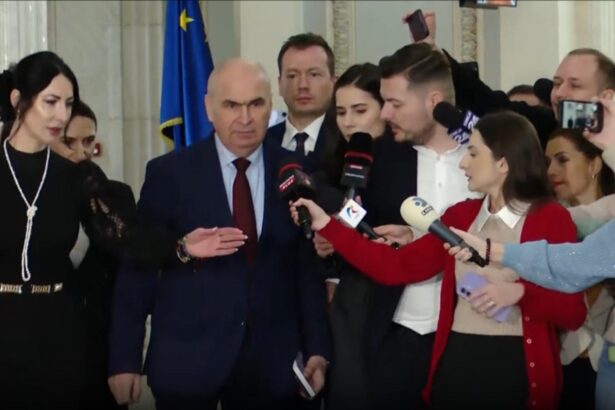 bolojan sfideaza din nou presa si refuza sa dea explicatii va rog sa fiti politicosi video 698b154127ab7