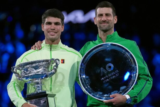 carlos alcaraz l a invins pe novak djokovic si a castigat primul sau titlu la australian open spaniolul cel mai tanar castigator al tuturor titlurilor grand slam 697f51c22bd44