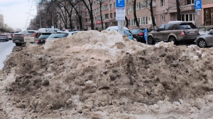 ciprian ciucu i a pus si astazi la punct pe primarii de sectoare pentru ca nu au dat zapada la o parte nici a doua zi dupa ninsori 69989fc488907