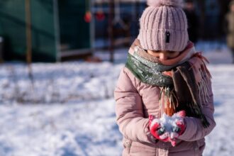 copila de patru ani batuta pana la epuizare a fost transferata de urgenta la bucuresti cu traumatism cranian 698b0c406fec7
