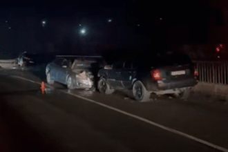 doua masini conduse de soferi din slatina lovite de un autoturism intrat pe contrasens evenimentul soldat cu 5 victime printre care 3 minori foto 699b4af26e46c