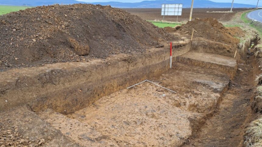 figurina care scrie istoria pe meleagurile romanesti dovada veche de 7 500 de ani gasita la sfantu gheorghe 698b83900d7bc