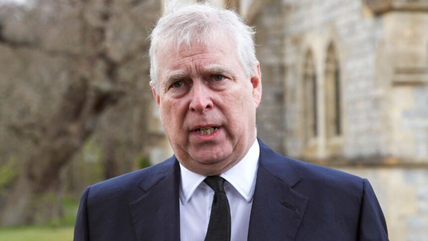 halucinant printul andrew fratele regelui charles ii tirmitea poze pedofilului jeffrey epstein cu fiicele sale 699492882c161