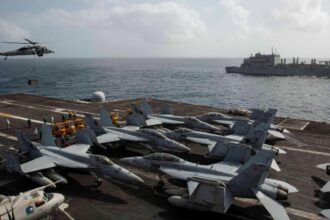 incident militar intre sua si iran americanii au doborat o drona iraniana care se indrepta catre portavionul abraham lincoln 6982572e579e9