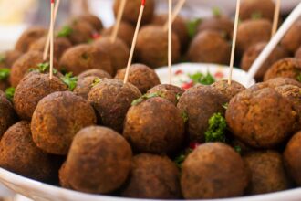 ingredientul din bucatarie care face chiftelele pufoase nu este paine sau cartof toate gospodinele trebuie sa cunoasca acest truc 6989cd2e842d2