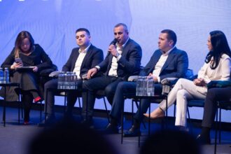 marius oprescu avertizeaza la forumul pes activists pericolul unei romanii cu doua viteze din cauza lipsei de viziune bugetara 69a33add6f25f