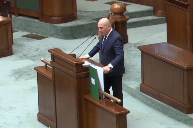 motiunile simple la adresa lui bolojan si a unor ministri usr au cazut opozitia ameninta cu motiune de cenzura video 698a278e92d59