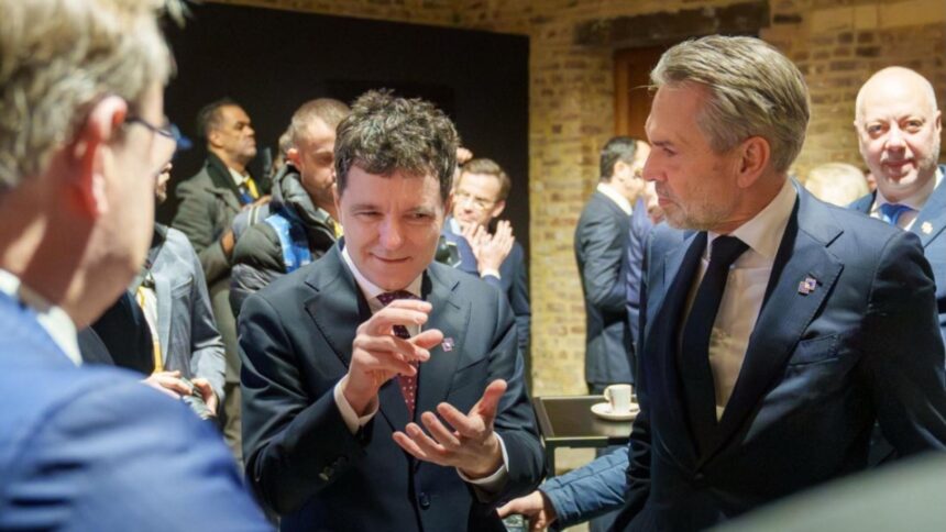 nicusor dan declaratii la reuniunea informala a liderilor uniunii europene din belgia ideea unei europe cu mai multe viteze nu trebuie sa ne sperie video 698e2b4e48ae3