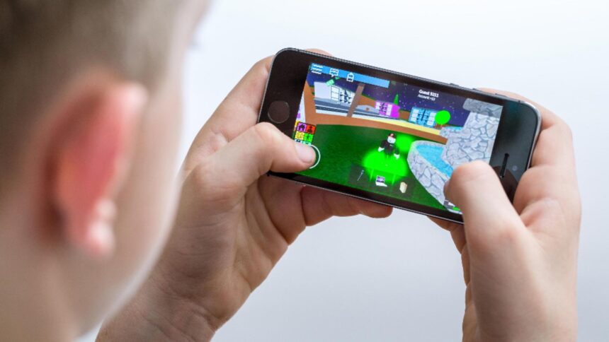 o cunoscuta platforma de jocuri pentru copii acuzata ca este teren de cautare pentru pedofili 69986fc9dfc10