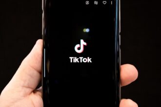 o fosta angajata tiktok acuza compania de hartuire si presiuni excesive asupra moderatorilor cum au reactionat reprezentantii platformei 6980eafd10211