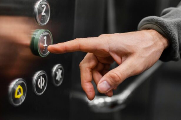 proiectul pentru montarea de lifturi la blocurile de patru etaje dinainte de 1990 merge mai departe cand va fi votat in senat 69a1e1487d525