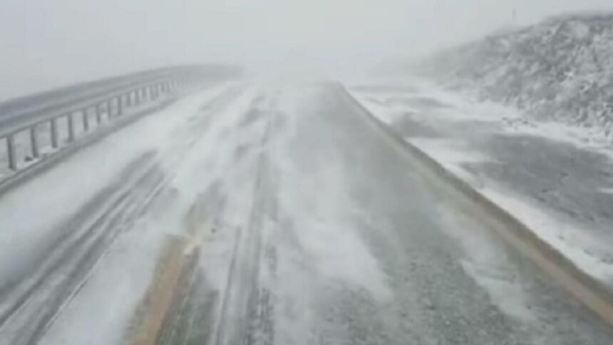 restrictii majore de trafic din cauza vremii severe circulatia oprita pe a7 si restrictionata pe a1 a2 si a3 a fost emis ro alert foto 69955e8bdc88d