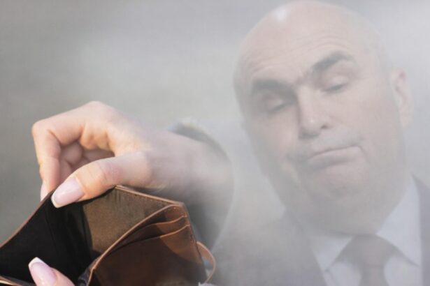 revolta romanilor din cauza scumpirilor oamenii il considera pe bolojan principalul vinovat ei iau bani cu sacosa noua ne dau cu taraita 69a006ee48439