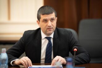 rezistul miruta sare in ajutorul noului sef al uzinei mecanice sadu nu va fi director doar un administrator special 69a14a5d963b5