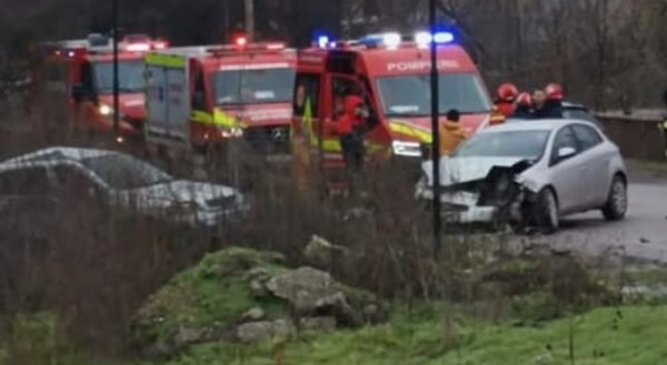 un barbat din slatina a ajuns la spital dupa ce a provocat un accident rutier pe dj 677 foto 69804124cbce3