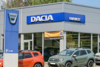 uzina dacia isi opreste activitatea o zi angajatii vor primi 85 din salariu care este motivul 69898cceb146a