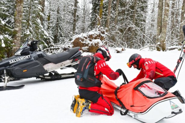 zeci de persoane au fost salvate de pe munte in ultimele 24 de ore 699c0097cd063