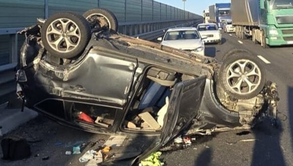 accident grav intre doua autoturtisme pe drumul expres 12 in olt cu 5 persoane implicate o victima transportata la spital foto 69b791b4bbea6