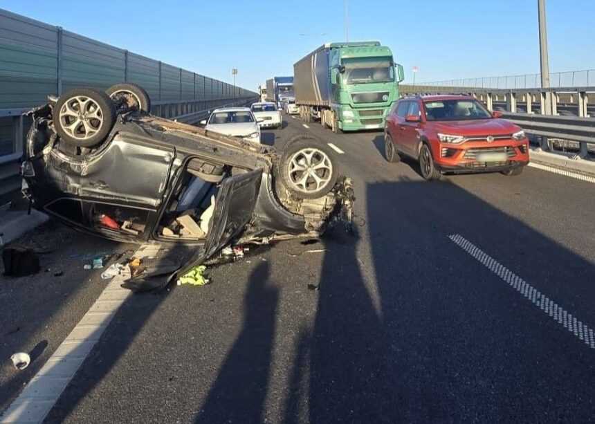 accident rutier pe drumul expres in zona saru se circula pe o singura banda spre craiova 69b4345122730