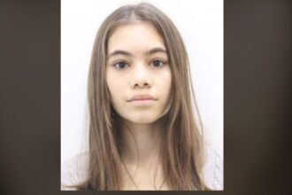 adolescenta din gradinile data disparuta de mama sa 69ba50ad65b97