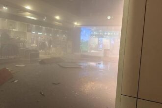 aeroportul din dubai a fost lovit de drone iraniene evacuare de urgenta si alerta de securitate in emiratele arabe unite video 69a3a471d8d3d