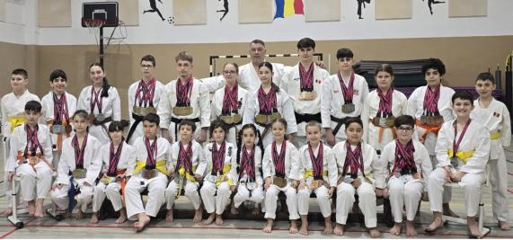 bu do karate slatina a excelat la nationale 69b3f994adc92