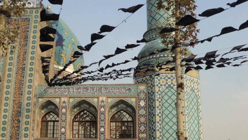 cum a ajuns iranul sa si distruga propria populatie iranul inainte de 1979 un imperiu modern in devenire 69a608234e424