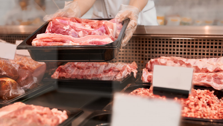 cum a evoluat productia de carne a romaniei in luna ianuarie 2026 diferente intre sectorul porcin avicol si cel bovin 69affab46ac33