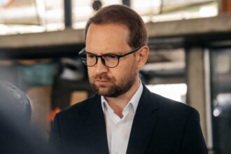 dupa ce a infierat pacanelele seful rezistilor spune ca le permite in timisoara chiar daca sunt daunatoare 69a99b52a8fd6