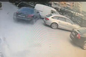 elev de liceu din bals drogat la volan a lovit trei masini parcate chiar langa scoala video 69a80cd7c5a4d