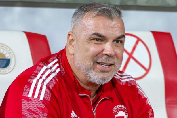 gest impresionant al lui cosmin olaroiu antrenorul a sarit in ajutorul elevilor suceveni blocati in dubai din cauza razboiului din orientul mijlociu 69a833a2b3c14