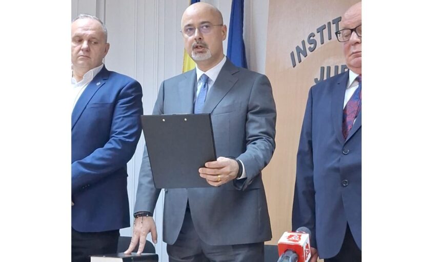 noul prefect de olt emil albota a depus juramantul 69a56d58d6b80