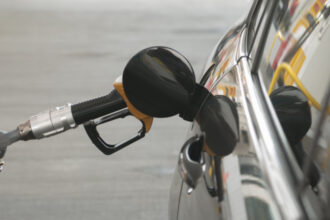 polonia plafoneaza pretul combustibililor in contextul bulversarilor de pe piata mondiala de petrol 69ca7984dbe7b