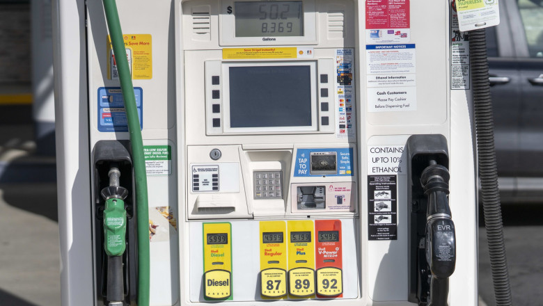 pretul benzinei in sua a crescut cu 20 de la declansarea conflictului din iran cat a ajuns sa coste acum comparatie cu romania 69b26a29e74e0