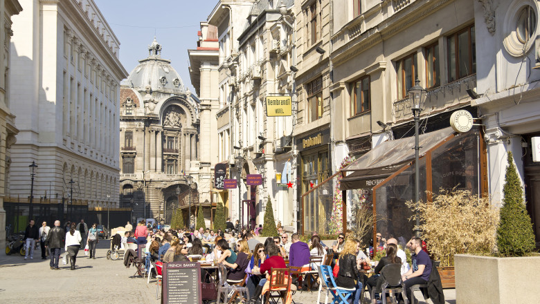 primaria capitalei verifica terasele ilegale din centrul bucurestiului 15 dispozitii de desfiintare au fost deja semnate 69aeb29ee257b