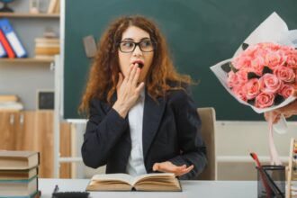 profesoarele se roaga de parinti nu ne mai aduceti cadouri de 1 si 8 martie dar scandalul abia atunci incepe ce o sa zica lumea 69a989d519cac