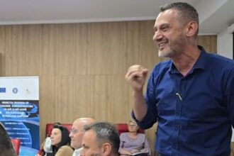 scandal la primaria slatina mario de mezzo blocheaza reducerea taxelor printr un santaj administrativ 69b26b2acb2fd