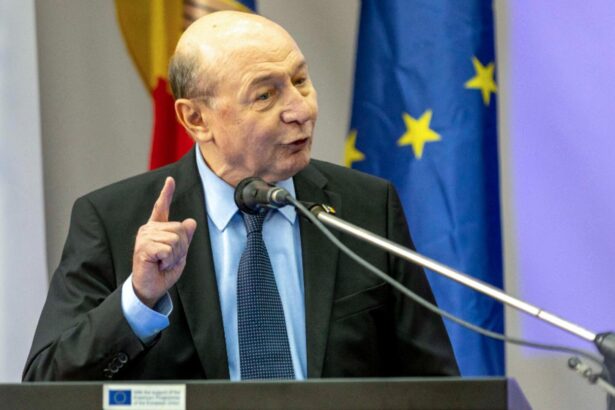 traian basescu avertisment grav iranul se apropie de obtinerea bombei nucleare 69a6a1d9bc87f