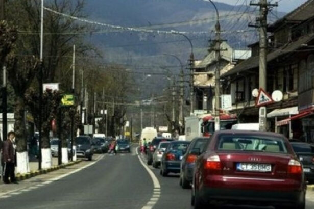 video pericol pe dn1 un zid din apropierea primariei comarnic sta sa se prabuseasca pe sosea ce spun autoritatile 69ae8f5437978